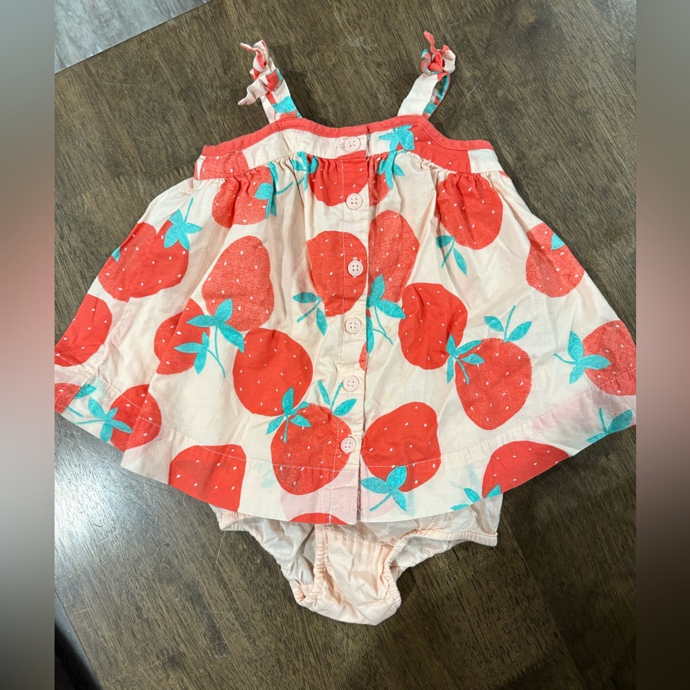 Baby Gap Strawberry Print Romper 3-6M